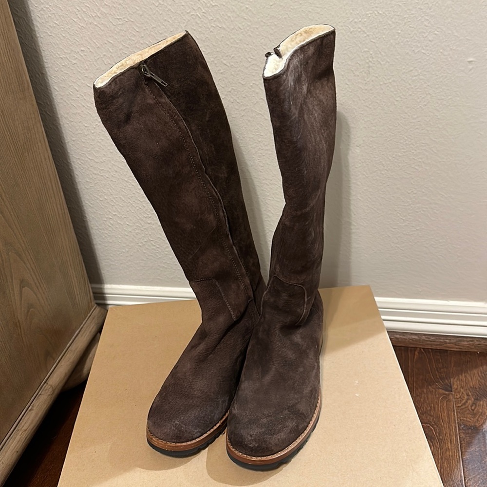 Ugg Suede Boots